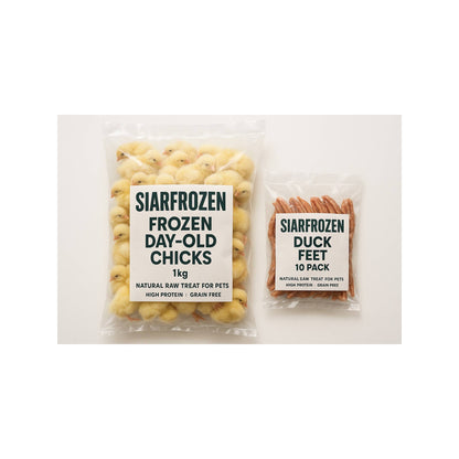 SiarFrozen Raw Dog Treat Bundle — A combination pack featuring 1kg of frozen day-old chicks and 10 raw duck feet for natural dog feeding and enrichment.